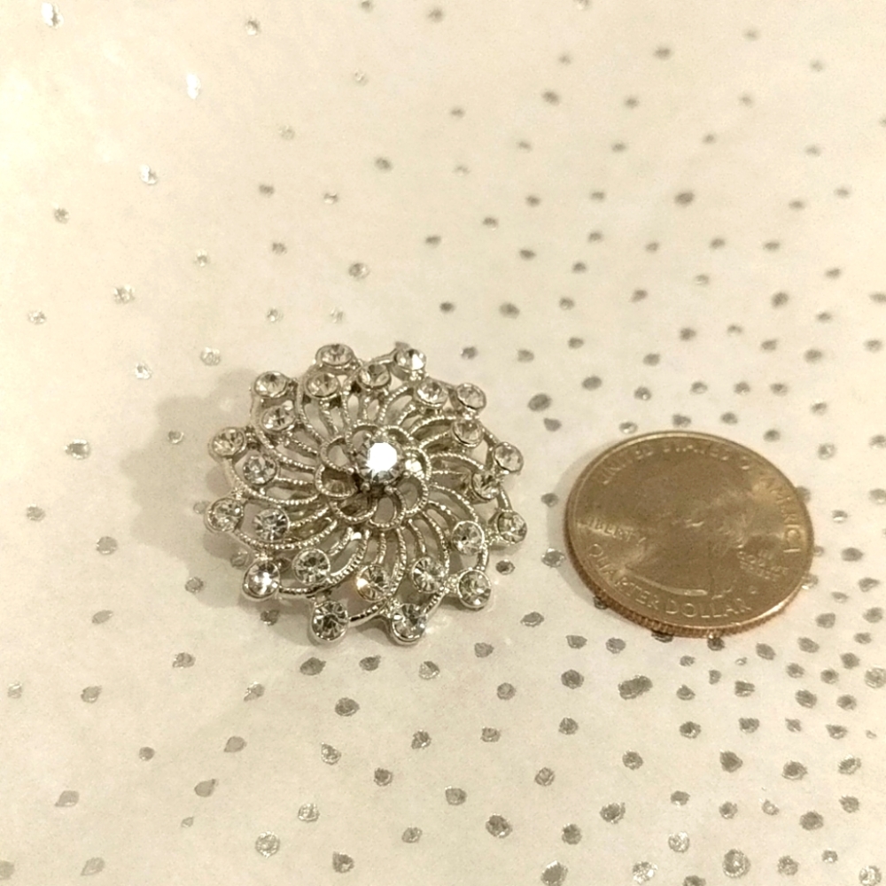 Vintage style rhinestone brooch